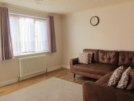 3 bedroom detached house to rent - Photo 3