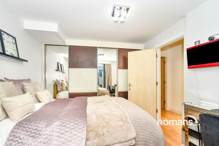 2 bedroom flat to rent - Photo 4