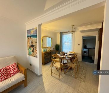 2 bedroom semi-detached house to rent - Photo 4