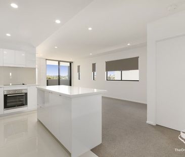 2 bed, 2 bath fully air con avail 3/11 - Photo 4