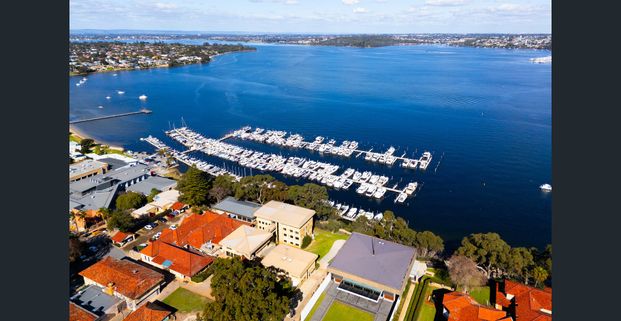 Modern Comfort & Easy-Care Living in a Prime Claremont Location - Photo 1