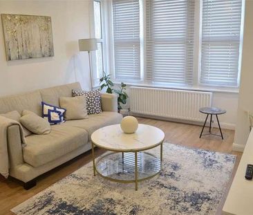 Onslow Gardens, Wallington, SM6 - Photo 1