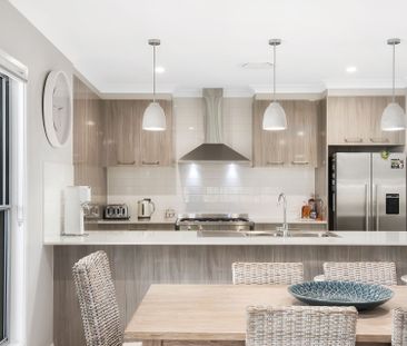 Spacious & Stylish Family Home in the Heart of Birtinya - Photo 2