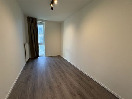 App met 2 slpk en ondergrondse parkeerplaats - Photo 2