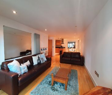 Two Bedroom Apartment with Balcony to Let at Millharbour, E14 9ND w... - Photo 3