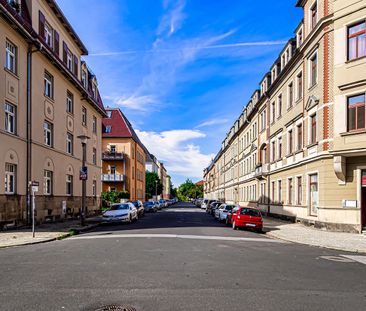 Balkonwohnung im Denkmal, mit großem Tageslichtbad, nahe dem Elbepark. - Photo 4