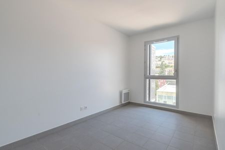 location Appartement F3 DE 61.95m² À NICE - Photo 3