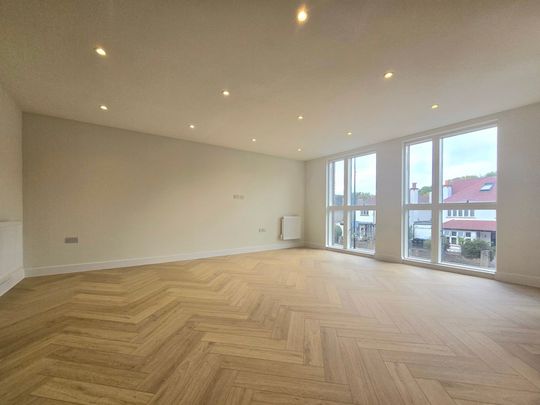 2 Bedroom Apartment, Norbury Avenue, London - Photo 1