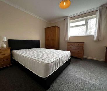 Eyrescroft, Bretton, Peterborough, PE3 - Photo 3