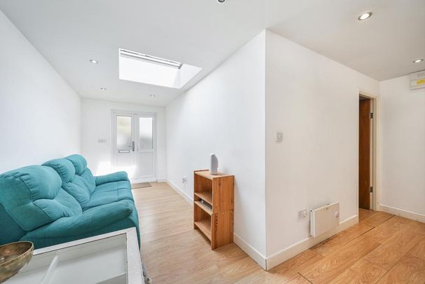 1 bedroom flat to rent - Photo 1