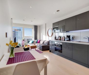 Glasshouse Gardens, Stratford, E20 - Photo 5