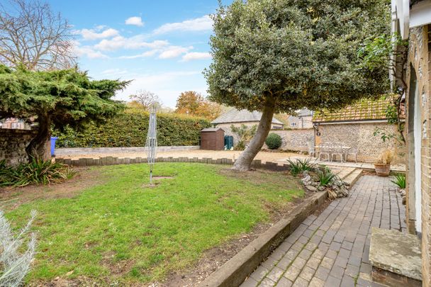 Charming Four Bedroom Semi-Detached Home - Photo 1