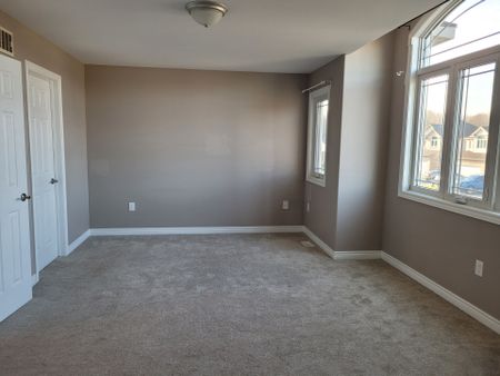 For Lease - 7770 Hanniwell Street, Niagara Falls, Ontario - Photo 3