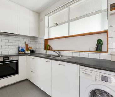 Stylish One-Bedroom Living in the Heart of South Yarra - Photo 6