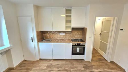 Slunný byt 2+1 po rekonstrukci s nízkými náklady - Sokolovská, Beroun - Photo 4