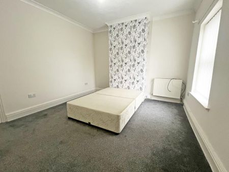 2 bedroom semi-detached house to rent - Photo 3