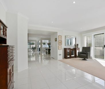 Spacious Four-Bedroom Home in a Prime Beachside Location - Photo 5