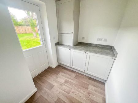4 bedroom detached house to rent - Photo 5