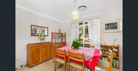 Fantastic family home in a premier upper north shore pocket - Photo 3