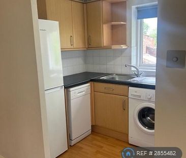 1 bedroom flat to rent - Photo 2