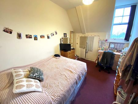 4 bedroom flat to rent - Photo 4