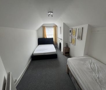 3 bedroom terraced house to rent - Photo 5
