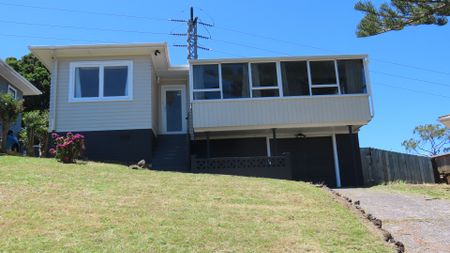 Perfectly located and newly updated 3-bedroom home - Photo 4