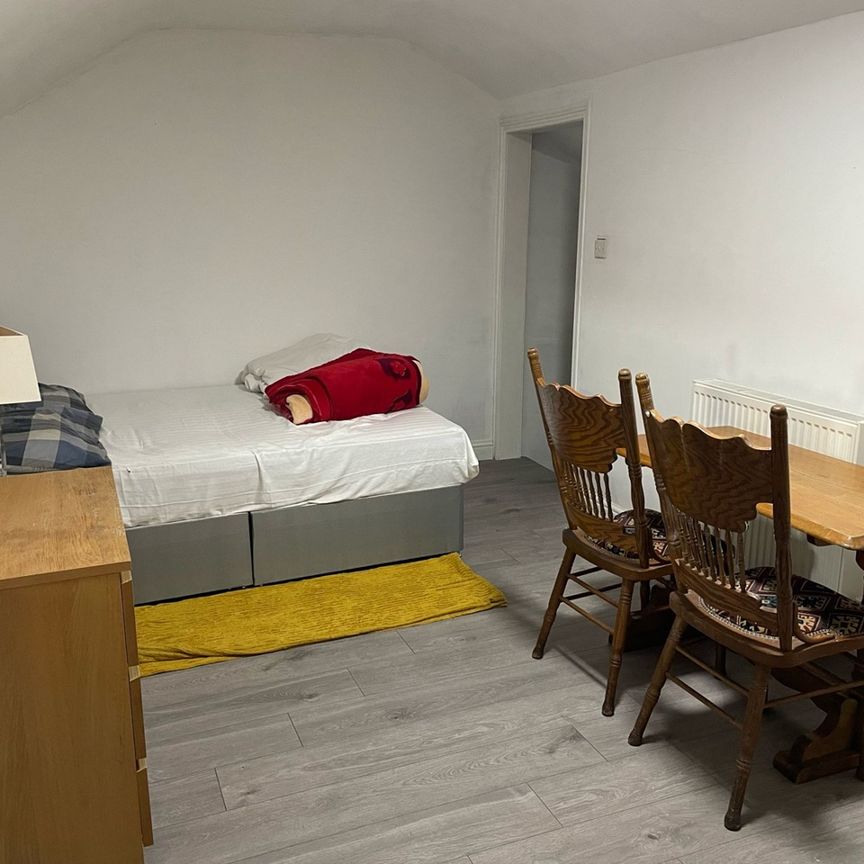 1 Bed Flat, Sherbourne Road, B27 - Photo 1