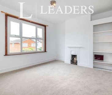 Albany Road, Hersham, KT12 - Photo 1