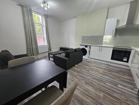 2 bedroom flat to rent - Photo 3