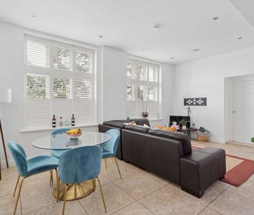 A beautifully presented three bedroom apartment situated in a sough... - Photo 1