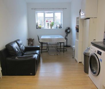 2 bedroom maisonette to rent - Photo 1