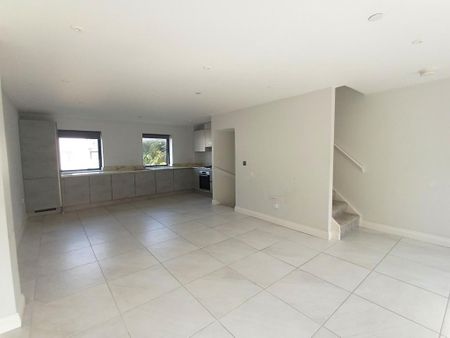 3 bedroom semi-detached house to rent - Photo 4