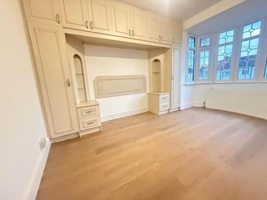 4 bedroom semi-detached house to rent - Photo 1