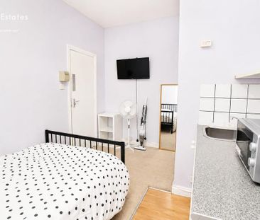 9 bedroom flat share to rent - Photo 2