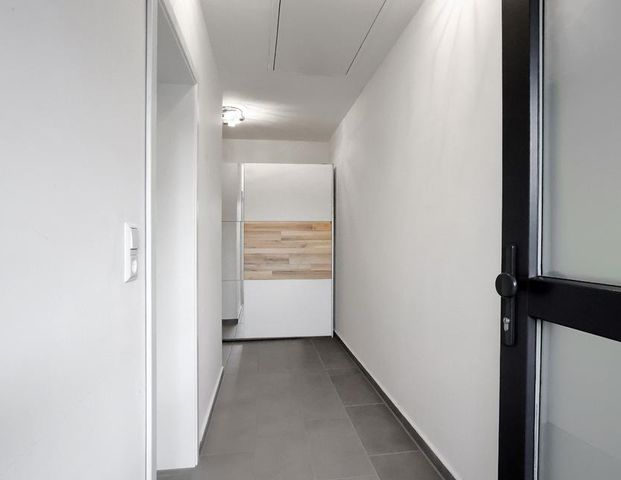 Möblierte 2-Zimmer-Wohnung mit Balkon für Singles in zentraler Lage zu Volkswagen - Foto 1