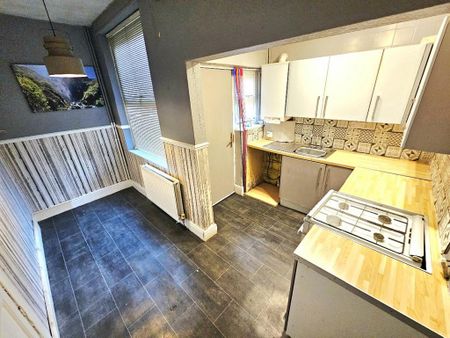 3 bedroom terraced house to rent - Photo 4