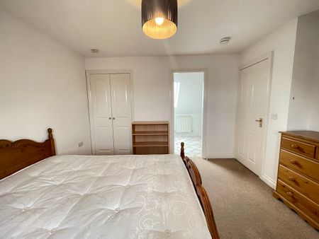 3 bedroom Town House to let - Photo 4