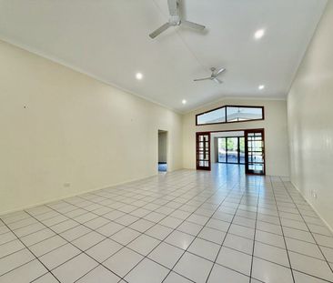 4 BEDROOM HOME IN DOUGLAS + ELEVATED BLOCK + HIGH CEILINGS! - Photo 2