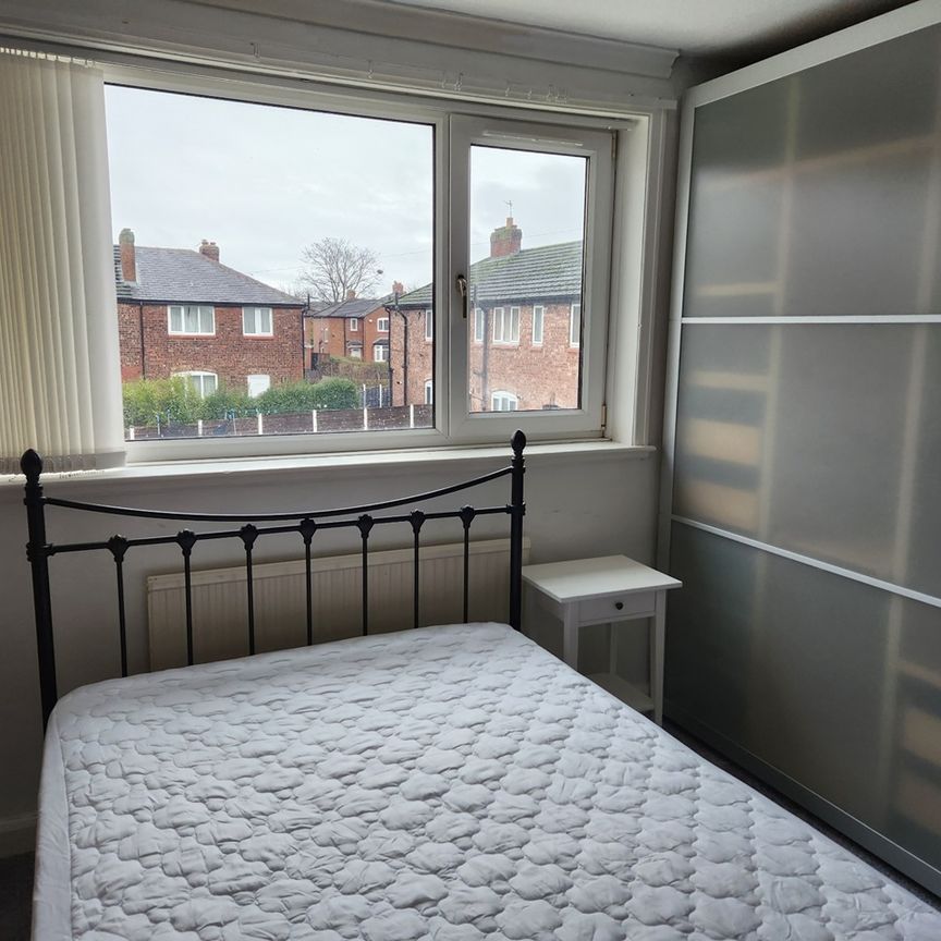 Room in a Shared House, Alford Avenue, M20 - Photo 1