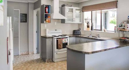 Terrific on Tremaine!! - Photo 3