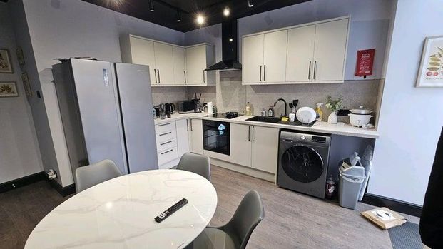 5 bedroom house to rent - Photo 1