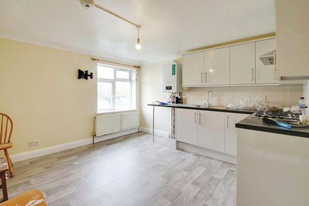 3 bedroom apartment to rent - Photo 1