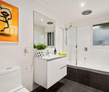 3 bedroom townhouse - Photo 6