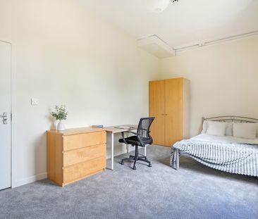 9 Bed Semi-Detached House, Upper Hanover Street, S3 - Photo 6