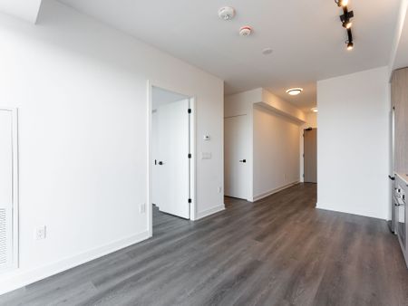 For Lease - 36 Zorra Street Unit# 2402, Toronto, Ontario - Photo 2