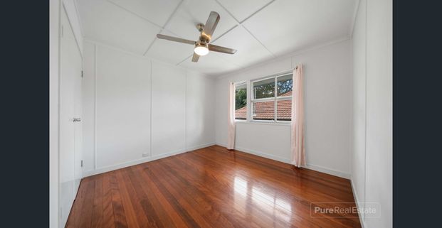 Elevated Charm on 655 m² in Leafy Stafford Heights - Photo 1