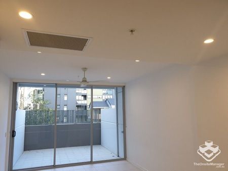 One Bedroom Unfurnished Apartment For Rent, South Brisbane QLD - Photo 2