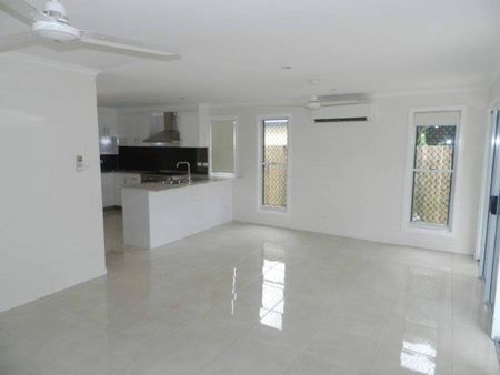 Beautiful Modern Townhouse - Photo 2