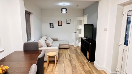 113 Coleraine Road, Portstewart, BT55 7HR - Photo 2